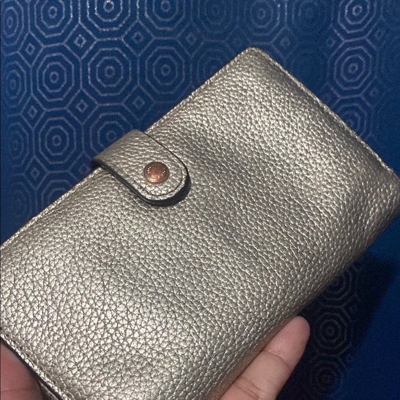 Coach Metallic Silver Wallet as is 🌞☀️ - Picture 1 of 11
